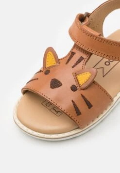 Friboo Leather - Sandalen - Cognac -Kinder Kleding Winkel 0379aa417d704eff998b2ae7670ec427 scaled