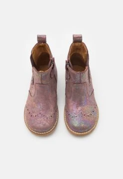 Froddo Chelys Brogue - Korte Laarzen - Pink Shine -Kinder Kleding Winkel 09335b4297fb435cacdf183f9cecfd19 scaled