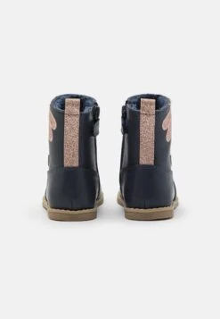 Friboo Korte Laarzen - Dark Blue -Kinder Kleding Winkel 16a6d9c7cd454f59b3a8882c09b53a51 scaled