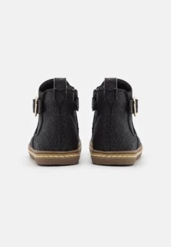 Friboo Korte Laarzen - Black -Kinder Kleding Winkel 419c17eb8e63456095037d0b3c1fa236 scaled