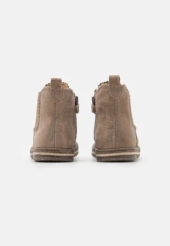 Friboo Korte Laarzen - Taupe 8 Friboo Korte Laarzen - Taupe -Kinder Kleding Winkel 4bddbbacea44421c9faf4df53f747c84 scaled