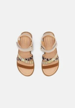 Friboo Sandalen - Beige 9 Friboo Sandalen - Beige -Kinder Kleding Winkel 50daefb6c0f04bf7922ded611d860db0 scaled