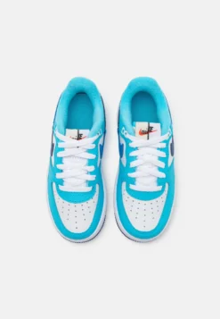 Nike Sportswear Force 1 Lv8 2 Unisex - Sneakers Laag - White/Light Photo Blue/Deep Royal Blue/Baltic Blue -Kinder Kleding Winkel 531f739b9c6a41b79ce63eea242d4cc0 scaled