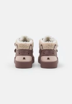 Friboo Sneakers Hoog - Mauve -Kinder Kleding Winkel 6c1d416b05e9423bb967425ad4ce14a0 scaled