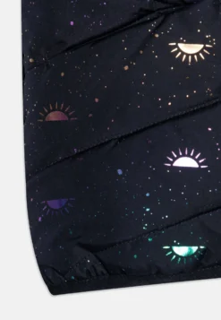 NAME IT Nmfmylane Sun - Bodywarmer - Dark Sapphire -Kinder Kleding Winkel 805ab5deb3e94e929543d9bd166d05d3 scaled