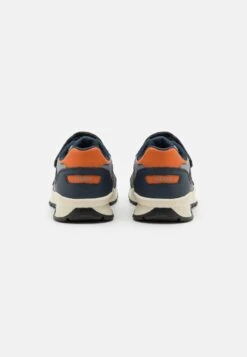 Geox Pavel - Sneakers Laag - Navy/Orange -Kinder Kleding Winkel 90a3ec7928a4485488bcfe7af20c71e5 scaled