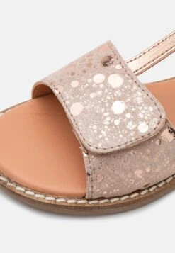 Friboo Leather - Sandalen - Rose Gold Coloured 11 Friboo Leather - Sandalen - Rose Gold Coloured -Kinder Kleding Winkel 936bd3e630674249b6894430071b9aa9 scaled