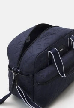 BOSS Kidswear Changing Bag Unisex - Luiertas - Navy 7 BOSS Kidswear Changing Bag Unisex - Luiertas - Navy -Kinder Kleding Winkel 9a7a49671051476c901e3869892a1d5e scaled