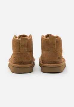 Ugg Accessible Neumel Ez-Fit Unisex - Korte Laarzen - Chestnut -Kinder Kleding Winkel a66db0d2aa0546f998a9fce001c47637 scaled